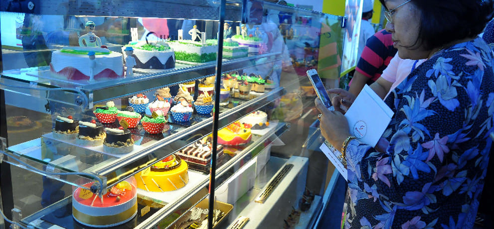 Lion of chocolate,  cricket cakes and delicious cuisine here