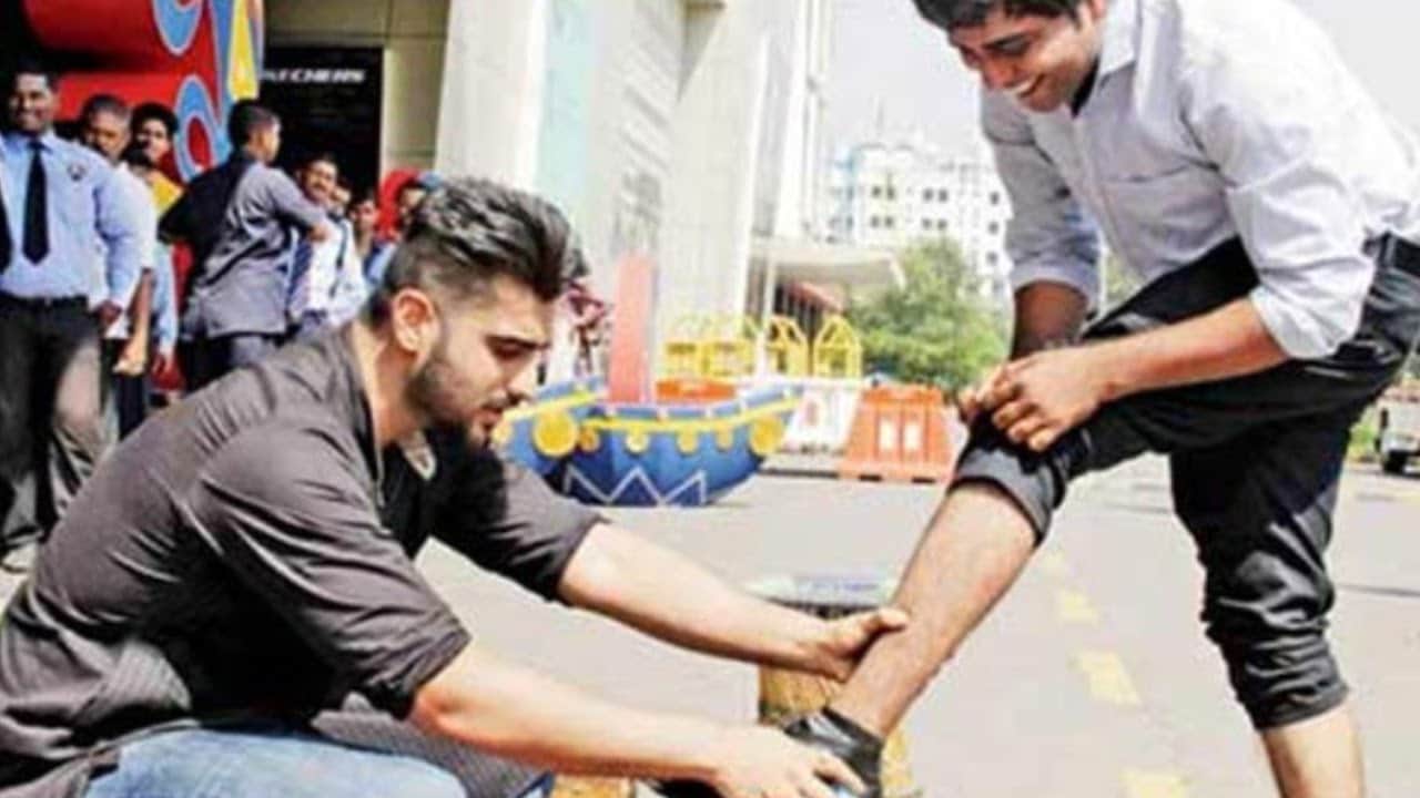 Arjun Kapoor Turns Shoeshine For TV Show in Mumbai