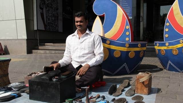 Arjun Kapoor Turns Shoeshine For TV Show in Mumbai