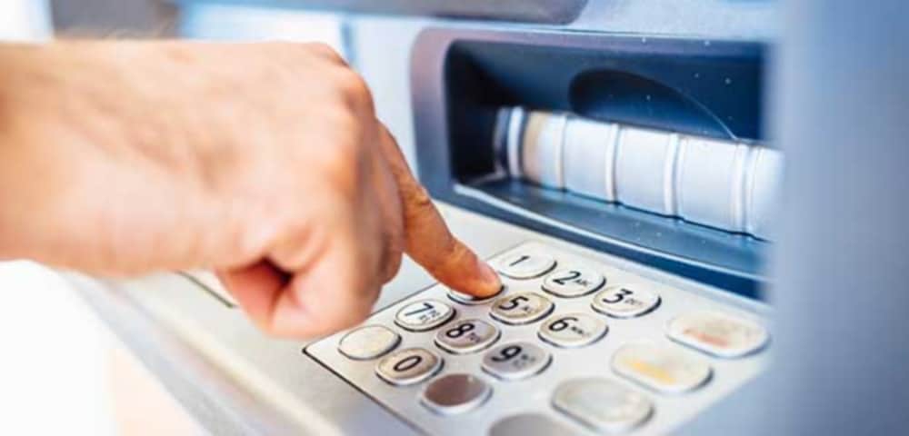alert during withdraw money from atm to avoid cyber thieves