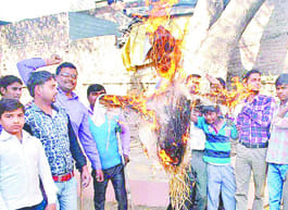 Great group burned an effigy of President