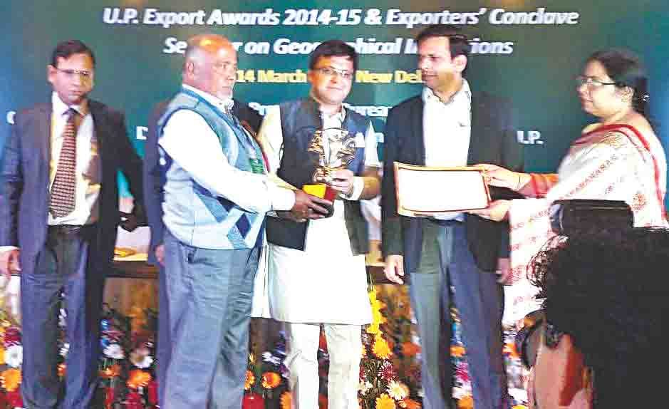 anees got prize
