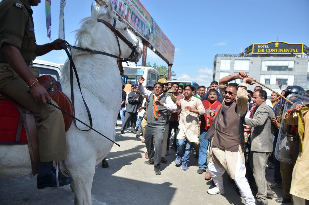 congress raise the police horse issue in assembly.
