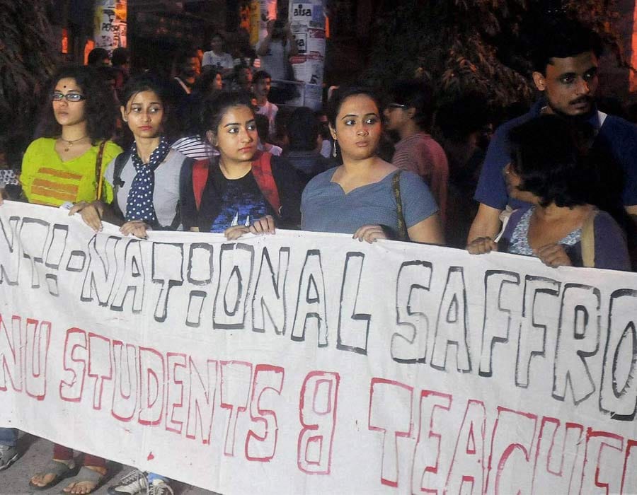 Police ask Kolkata colleges to give details of J&K students.