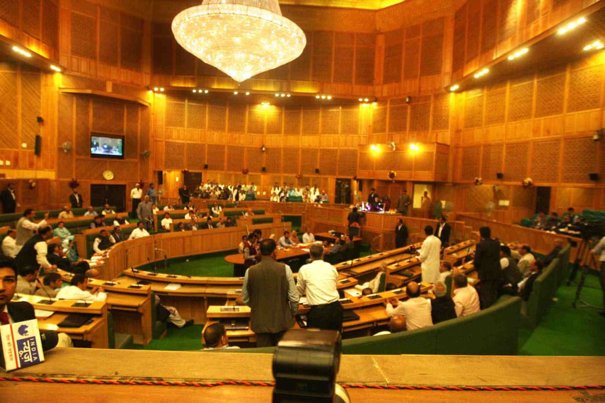 legal experts divided over assembly dissolution
