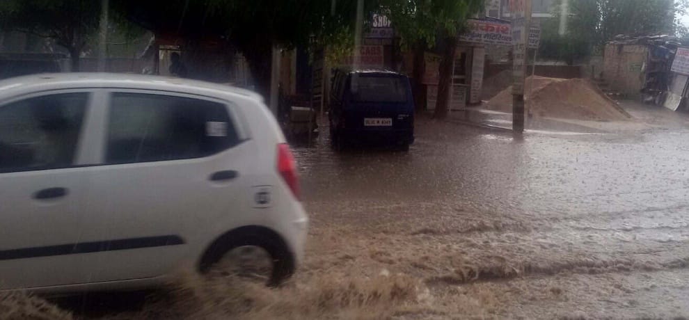 Rain in several areas including Srinagar