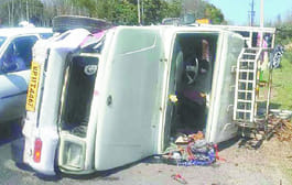 six injured with si in road accident