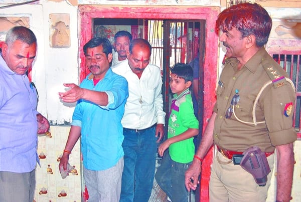 Shiva statue in the temple Unravel