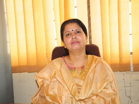 swati sharma treats special childen in asha jyoti school