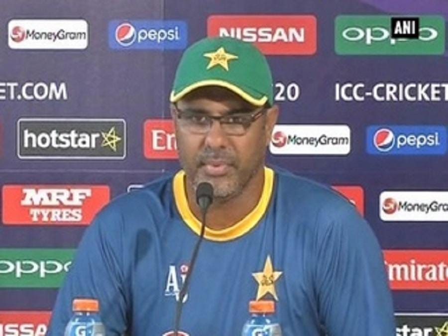 Players, including Virat Kohli, will feel pressure in India-Pakistan match says Waqar Younis
