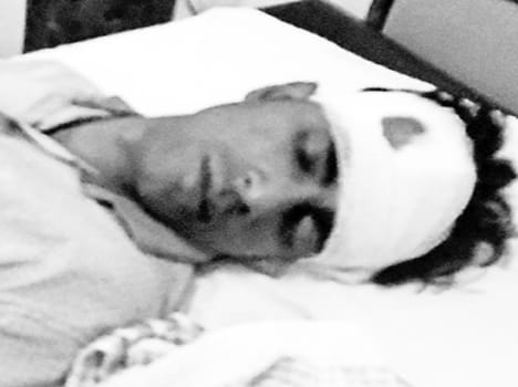 Jhrkhuranon in cash and robbed the young man