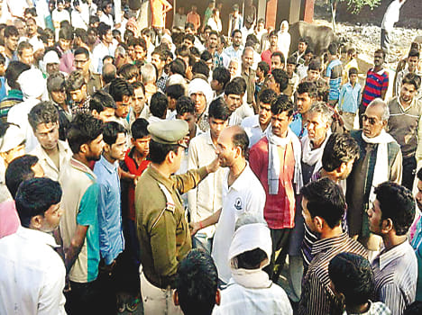  dampar kee takkar se yuvak kee maut The death of the young man from the collision of dumper