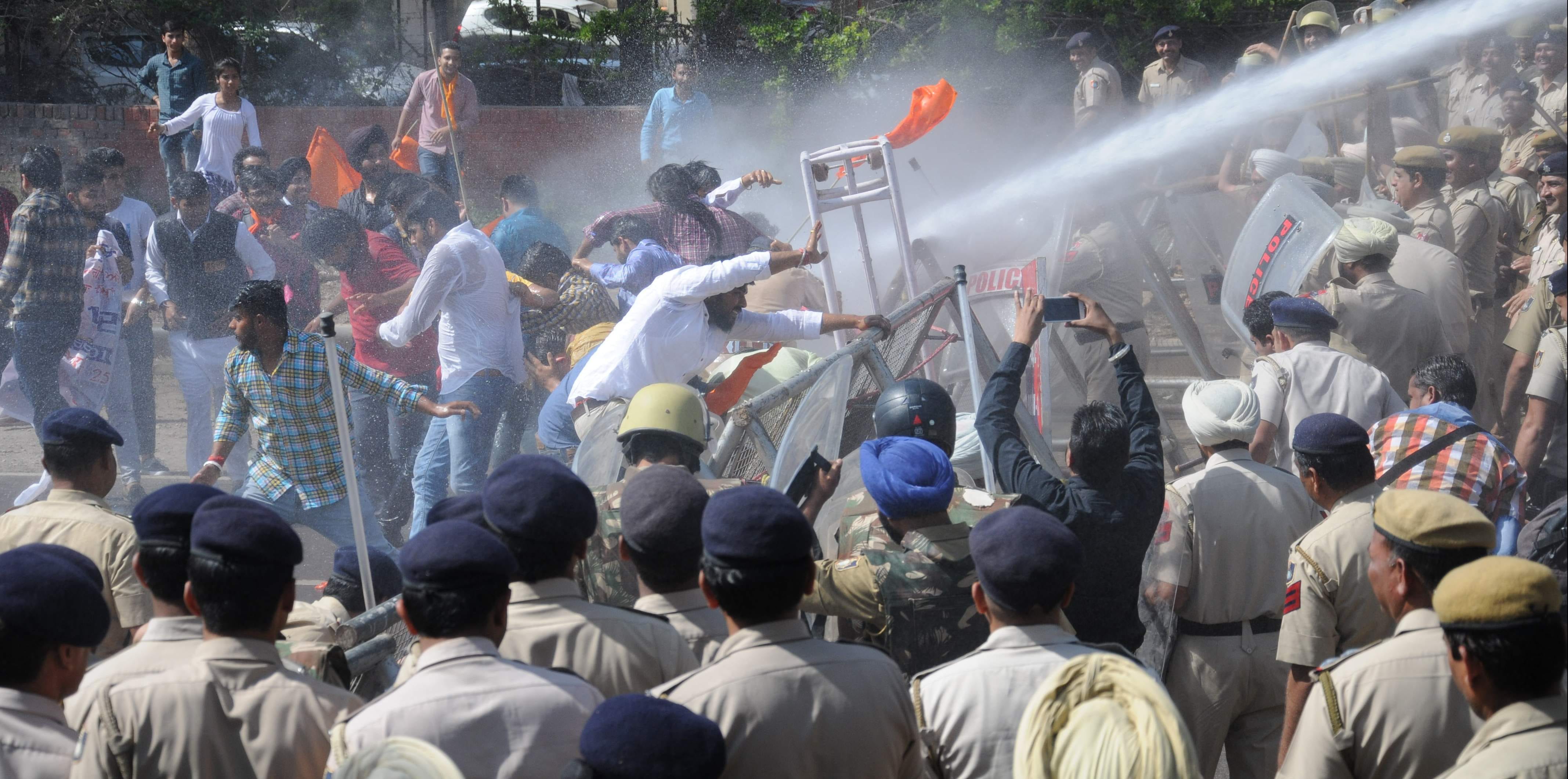 drug racket, abvp protest, abvp police clash, chandigarh, abvp