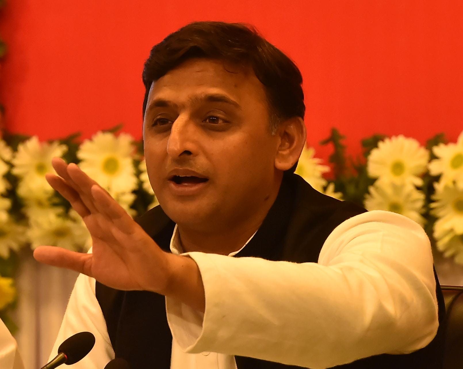 cm akhilesh celebrate 4 year of goverment with family
