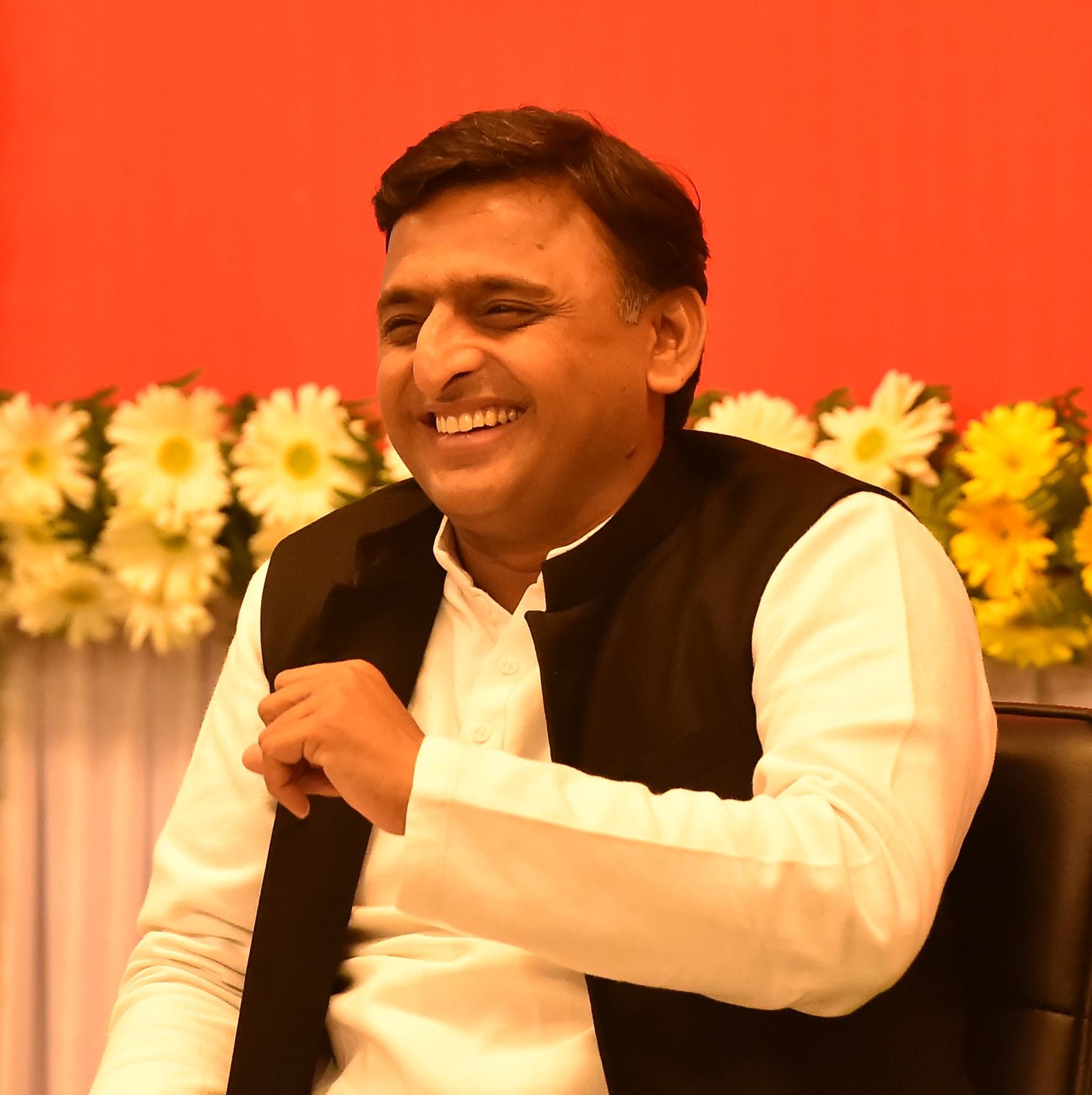 cm akhilesh celebrate 4 year of goverment with family