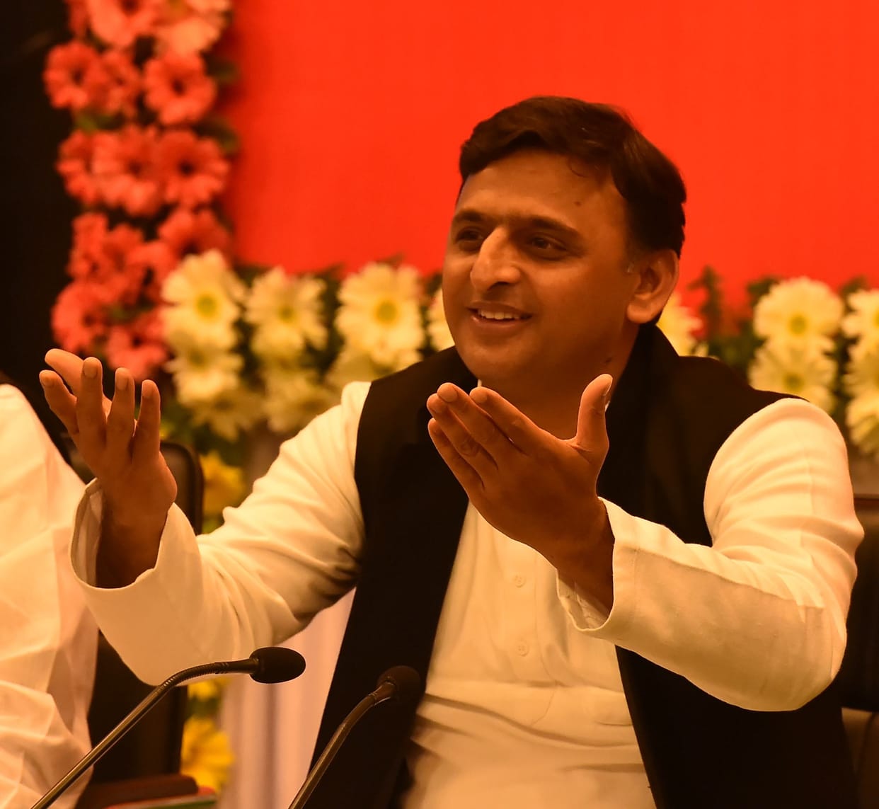 up government will take concern of taj mahal says, akhilesh