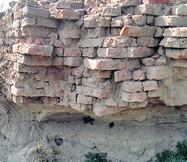 ancient wall, anciet wall found in pathankot, 2000 years old wall in pathankot, punjab, pathankot