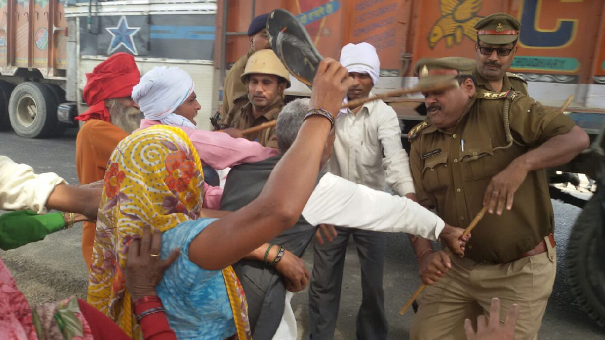 fight between police and villagers