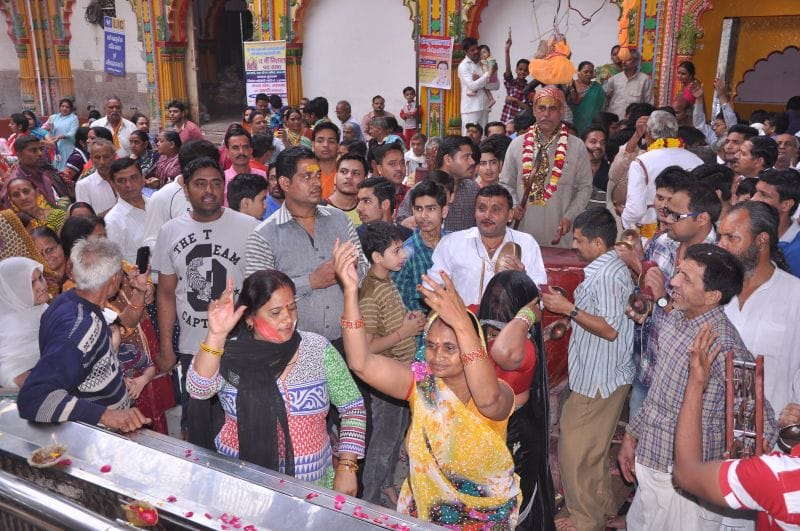 today is laddu holi in barsana