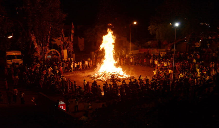 Holika Dahan right time in march 2018