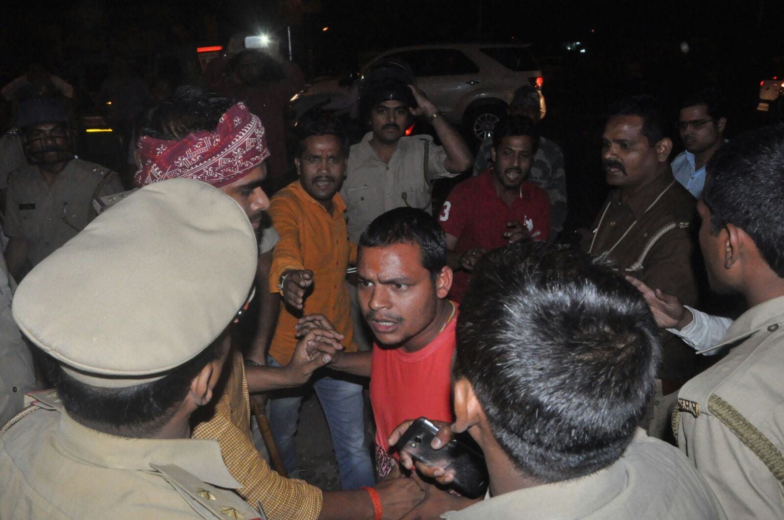 ruckus in kailash girls hostel in lucknow
