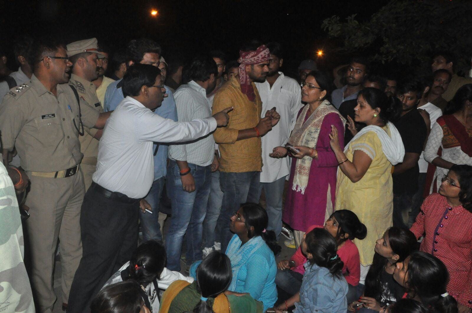 ruckus in kailash girls hostel in lucknow