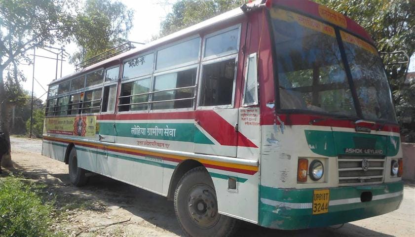 Holdap roadways bus looted