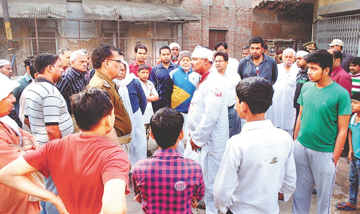  3.40 lakh looted from commission and Scotty