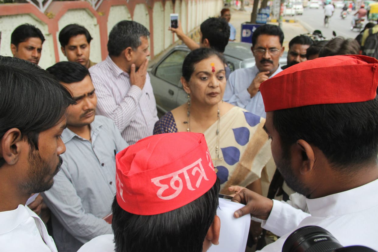 lucknow university three professors give resignation