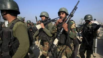 bomb blast in peshawar, 15 dead