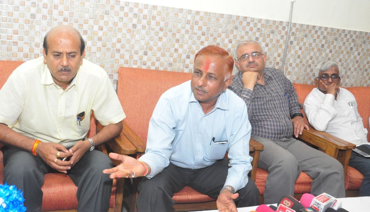The center does not help in the development of railways: General Manager