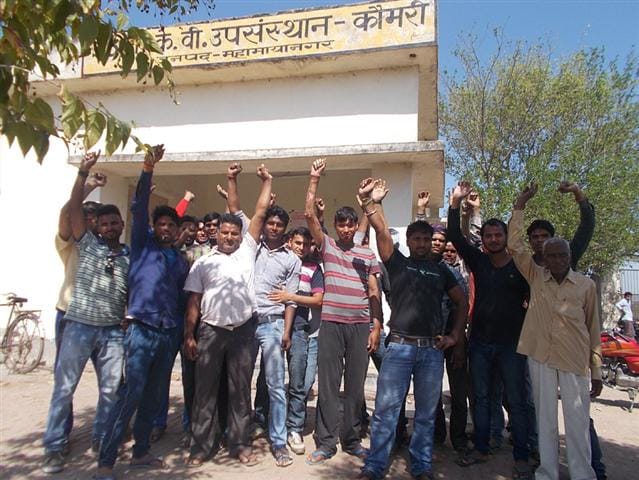 Farmers protest against power cut