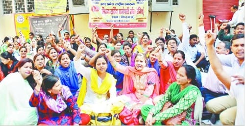 Contract health workers strike