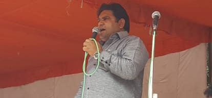 aap minister sandeep kumar insert plaque in school on wife name, rapped by kejriwal
