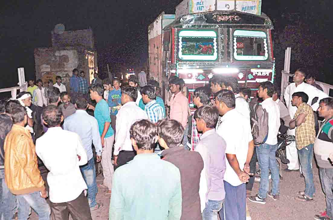two died in accident