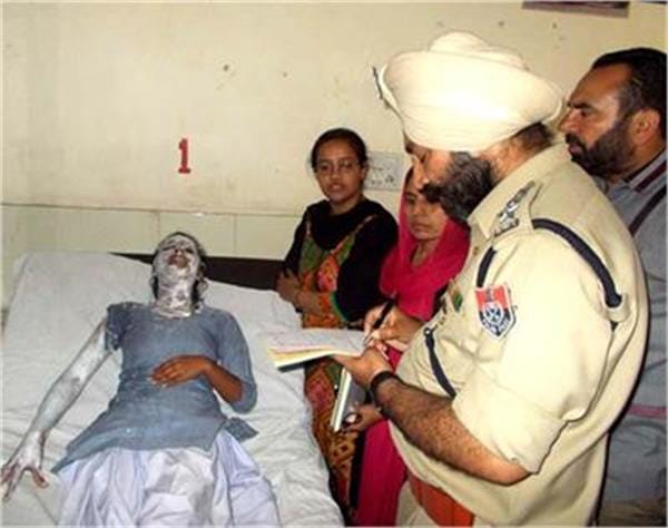 acid attack, gurdaspur acid attack, girl student acid attack, punjab acid attack, crime, punjab