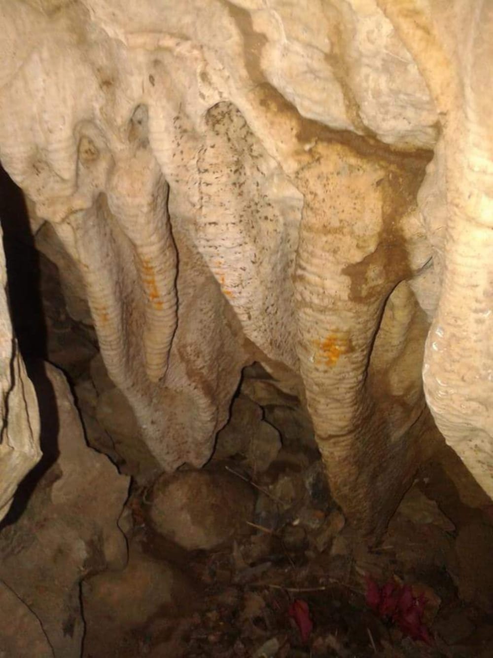cave found in devprayag : uttarakhand