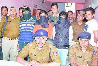 Robbers cede its four vehicles