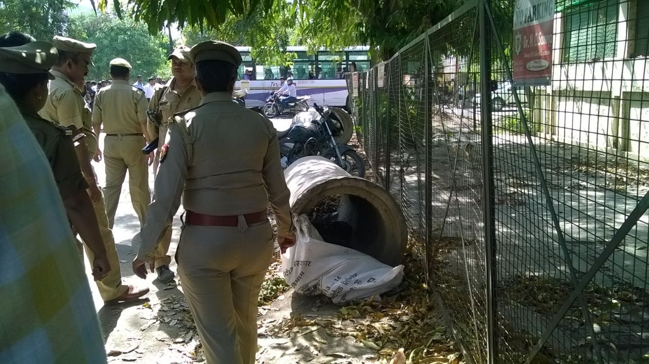 nude dead body of women found in lucknow