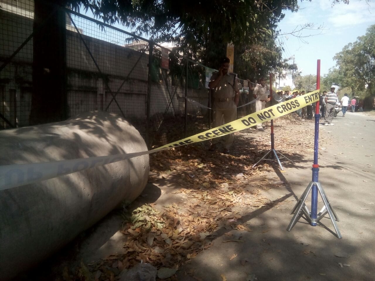 nude dead body of women found in lucknow