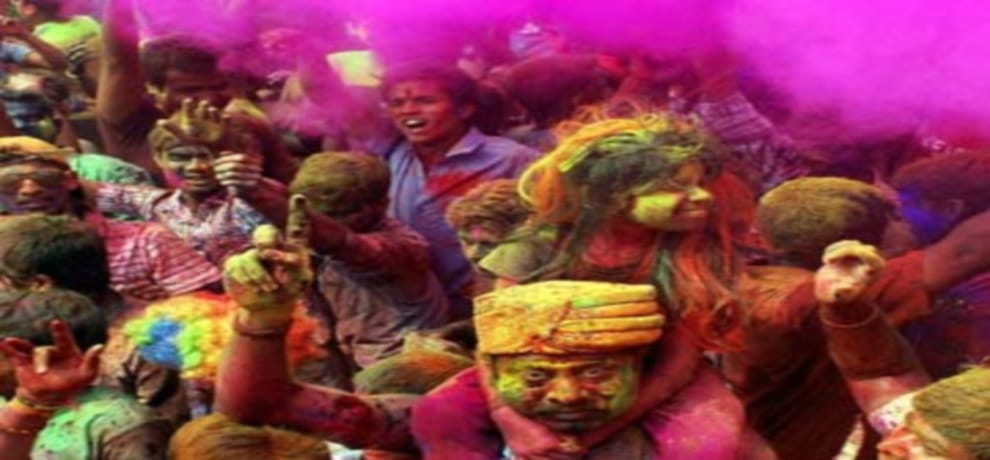 Get Ready to Celebrate Holi Festival with Bhangra and Giddha
