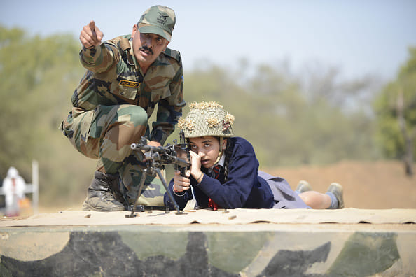army soldiers will teach students in school