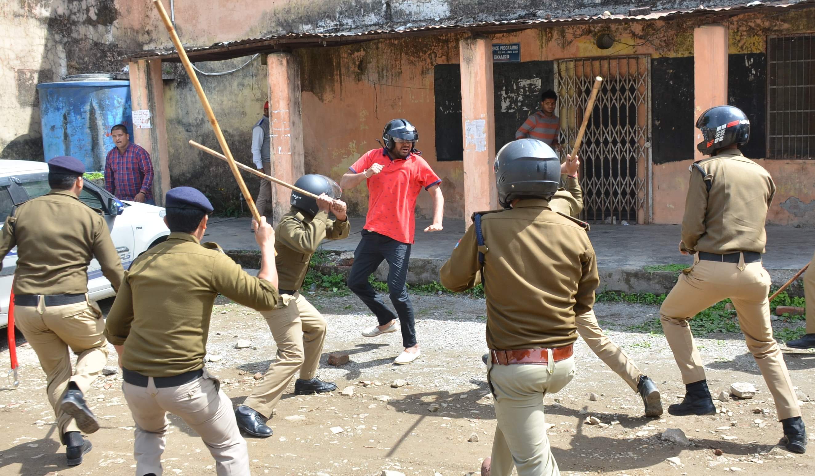 ABVP worker entered in DAV with sword.