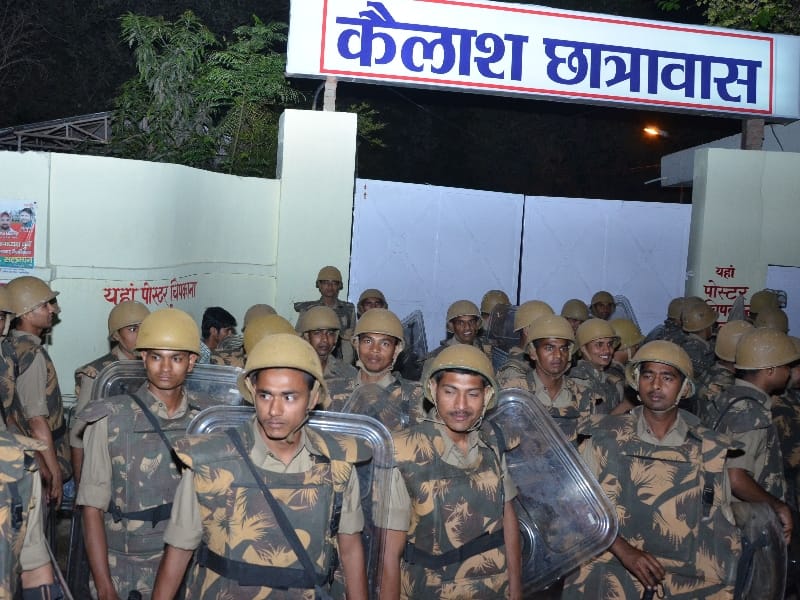  Lucknow university controversy, provost leaves kailash hostel.