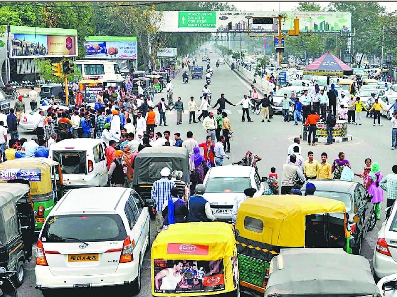 protest, protest against police in ludhiana, traffic jaam in ludhiana