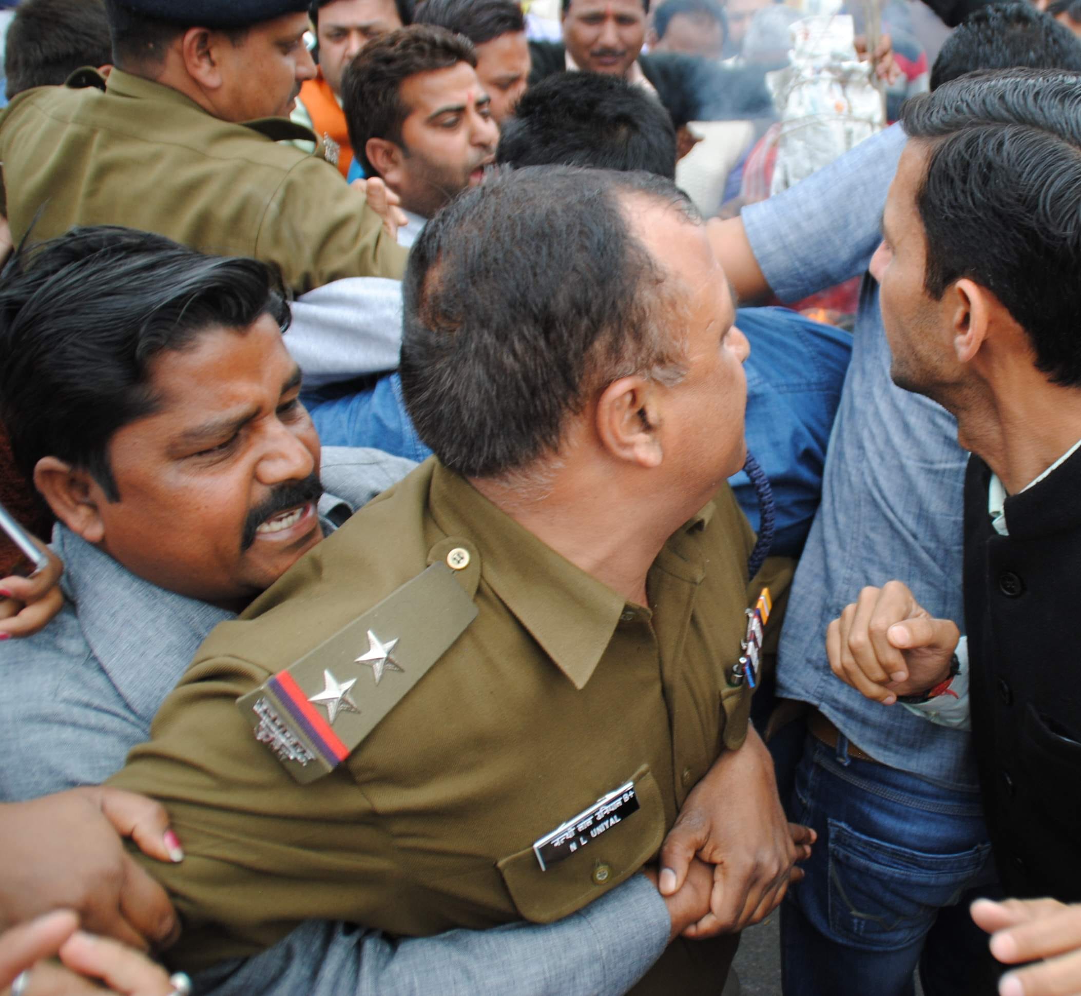 police raided BJP leader house in shaktiman case, bjp protest.