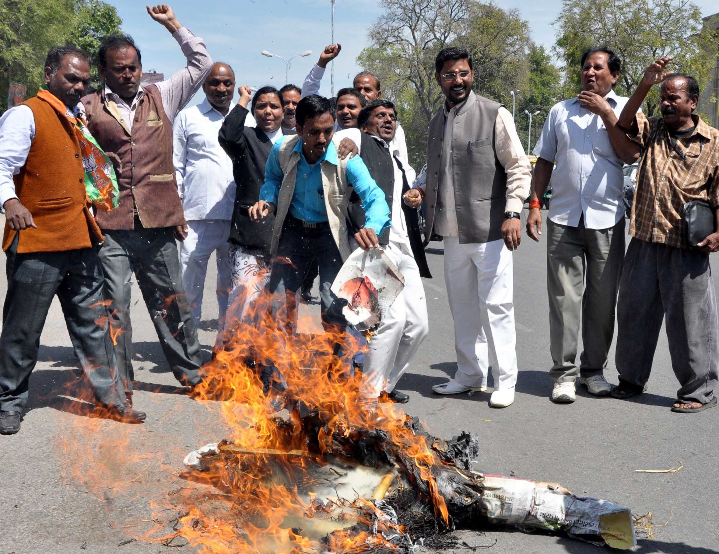  protest on asaduddin owaisi remark.