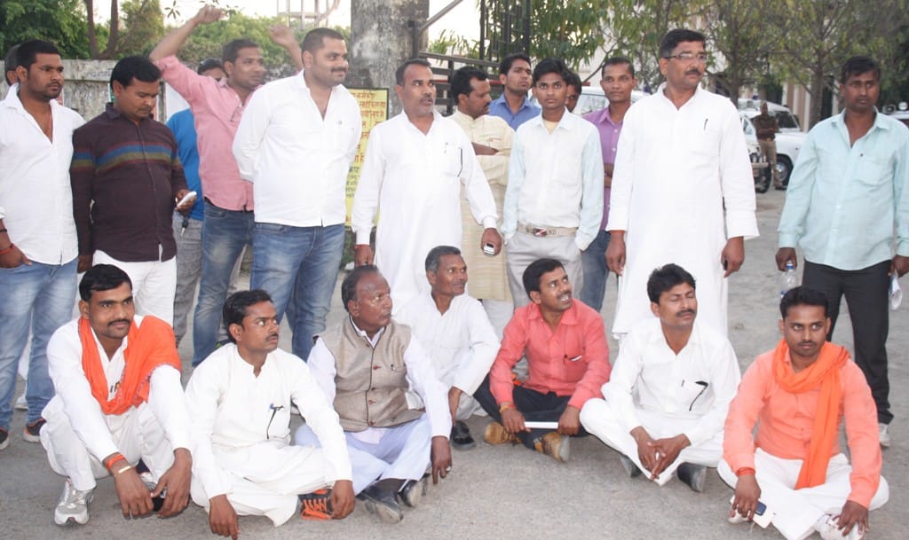 district panchayat member on strike for certificate