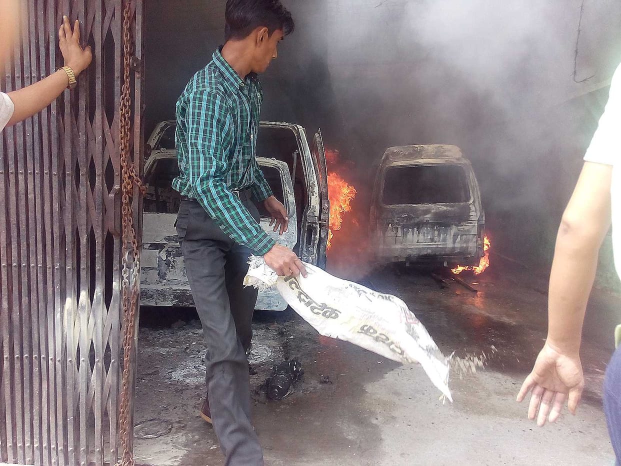 Maruti van caught fire in the gas Rifiling stirred