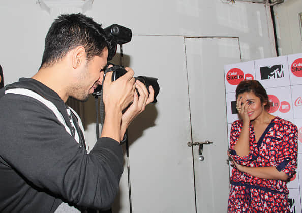 Sidharth Malhotra holds Alia's dupatta